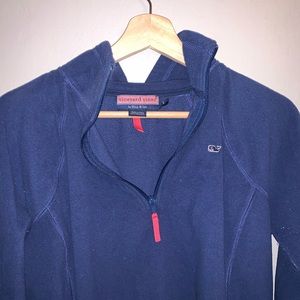 Woman’s vineyard vines blue crewneck / quarterzip